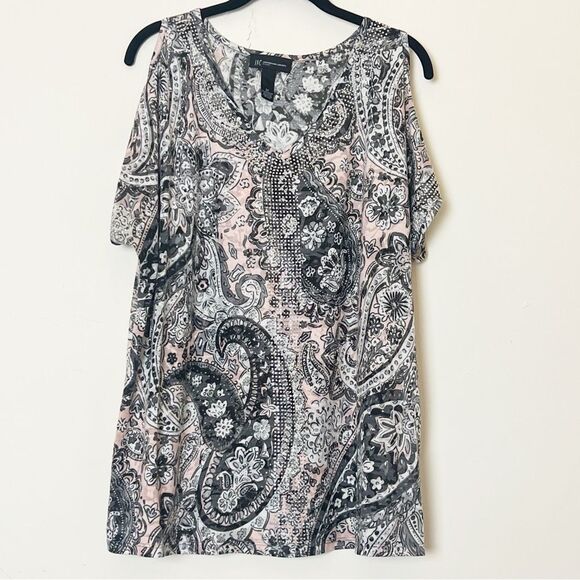 INC 2X Cold Shoulder Paisley Rhinestone Top Pink Gray Black Boho Glam V-Neck - Picture 1 of 8